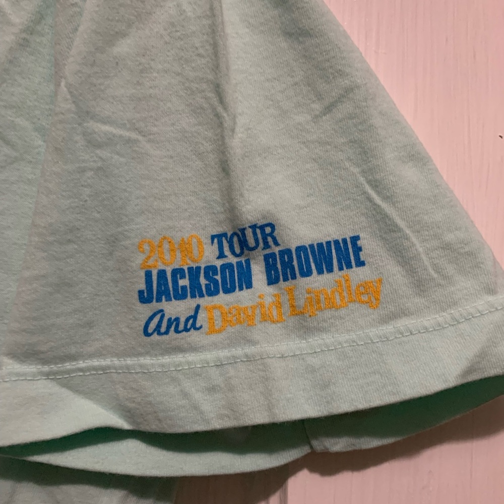 Never worn ladies XXL Jackson Browne tour tshirt from 2010 - Picture 2 of 3